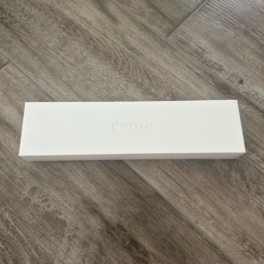 New in box Apple Watch silver 41 mm series 8